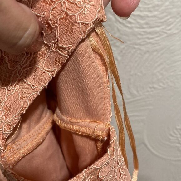 Line & Dot Cut-Out Surplice Lace Mini Dress size M NWT - Picture 3 of 6